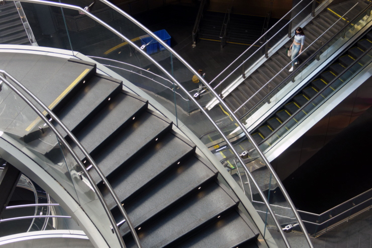 With only an estimated 10% of Downtown’s workforce now returning to the office, the Fulton Transit Center is a quiet hub. Photo: Carl Glassman/Tribeca Trib